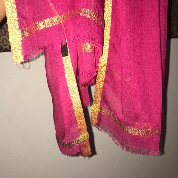 Scarf 🧣 - Picture 8 of 8